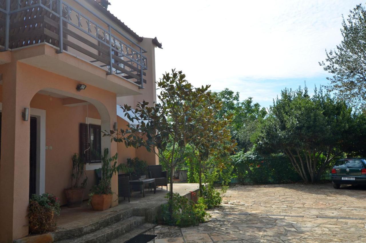 Apartments Josip Pavicini Ngoại thất bức ảnh